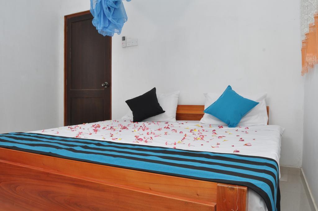 Tms Beach House Negombo Exterior photo